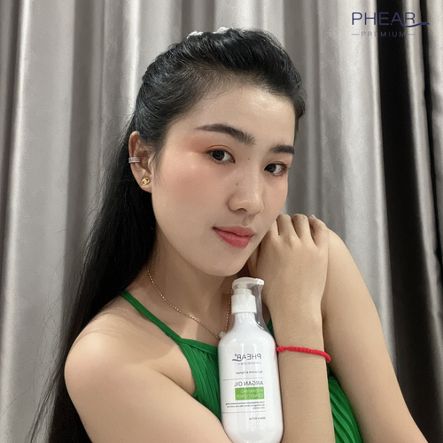 phear-lifestyle-woman-holding-product